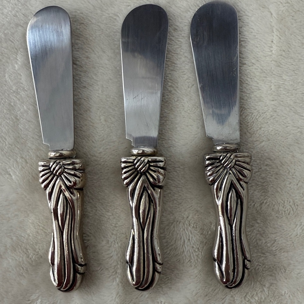 Vintage Bow & Ribbon Pattern Silver Cheese Spreader Knives Set of 3